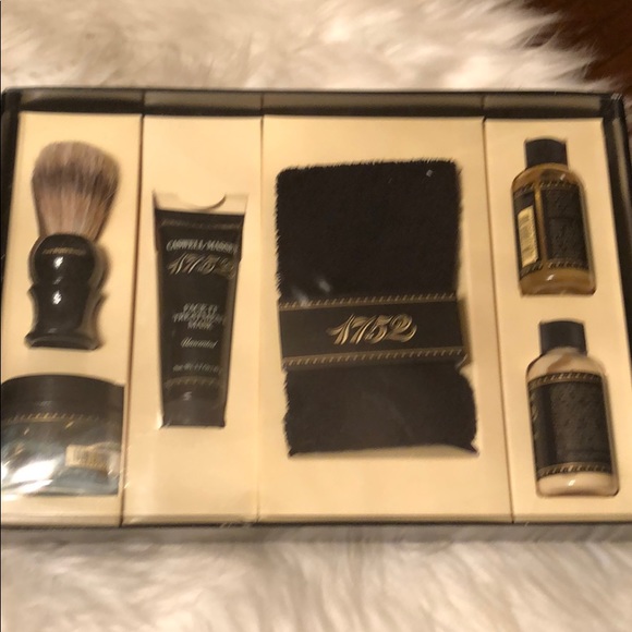 Caswell Massey Other - Caswell Massey 1752 Smooth Operator Shaving Kit